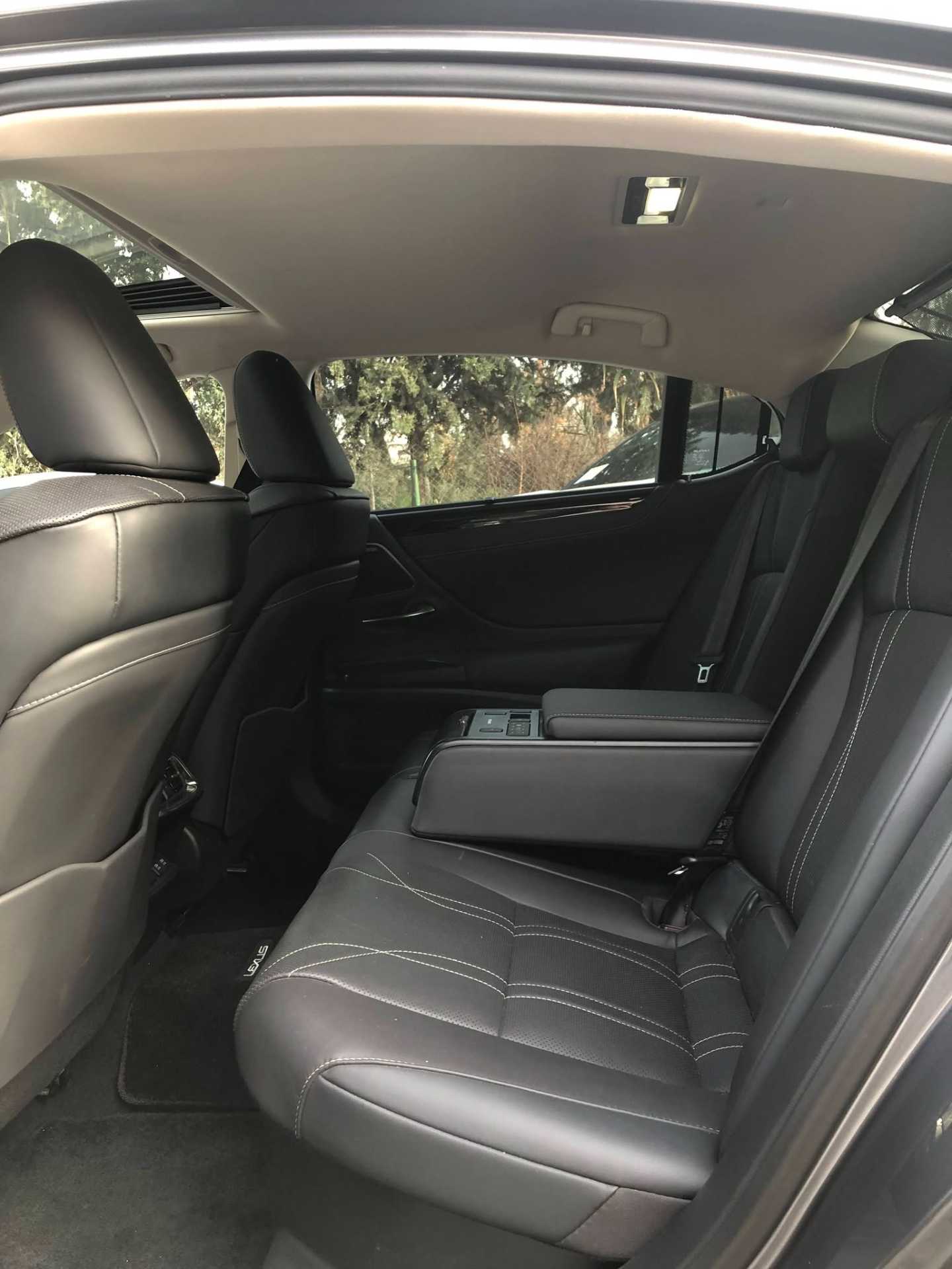 Lexus ES300 2020