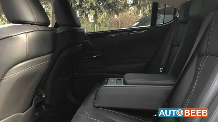 Lexus ES300 2020