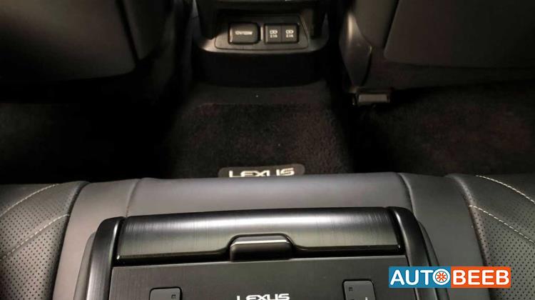 Lexus ES300 2020