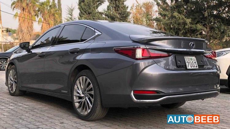 Lexus ES300 2020