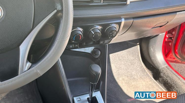 Toyota Yaris 2015