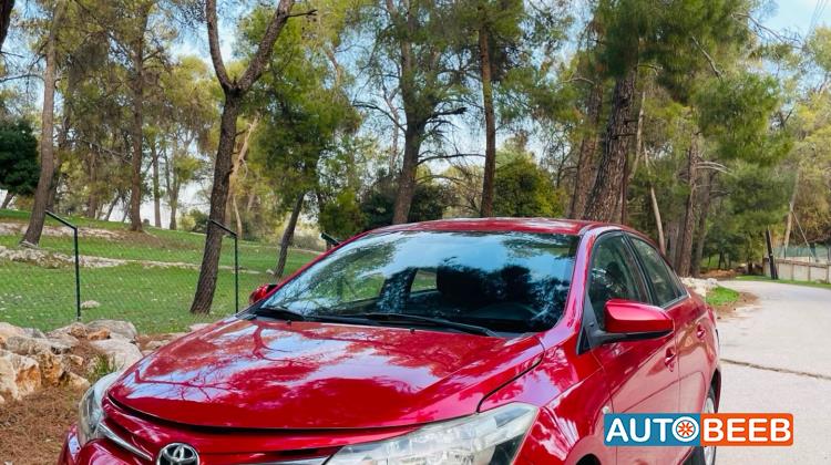 Toyota Yaris 2015