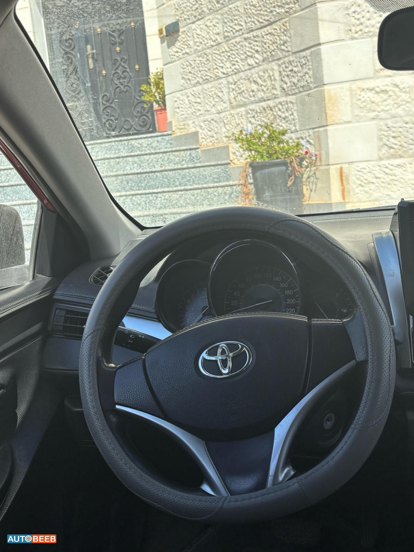 Toyota Yaris 2015