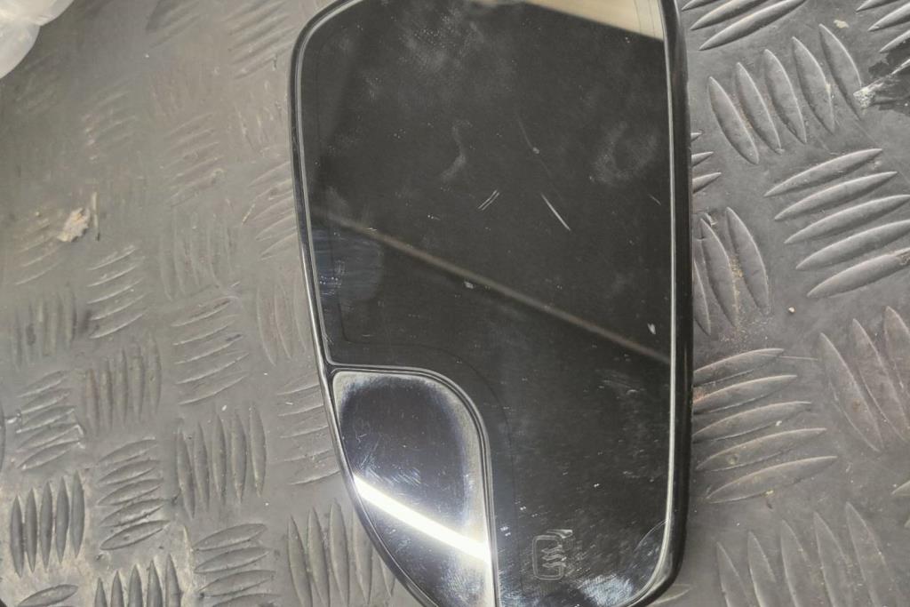 Body  Glass Ford Fusion