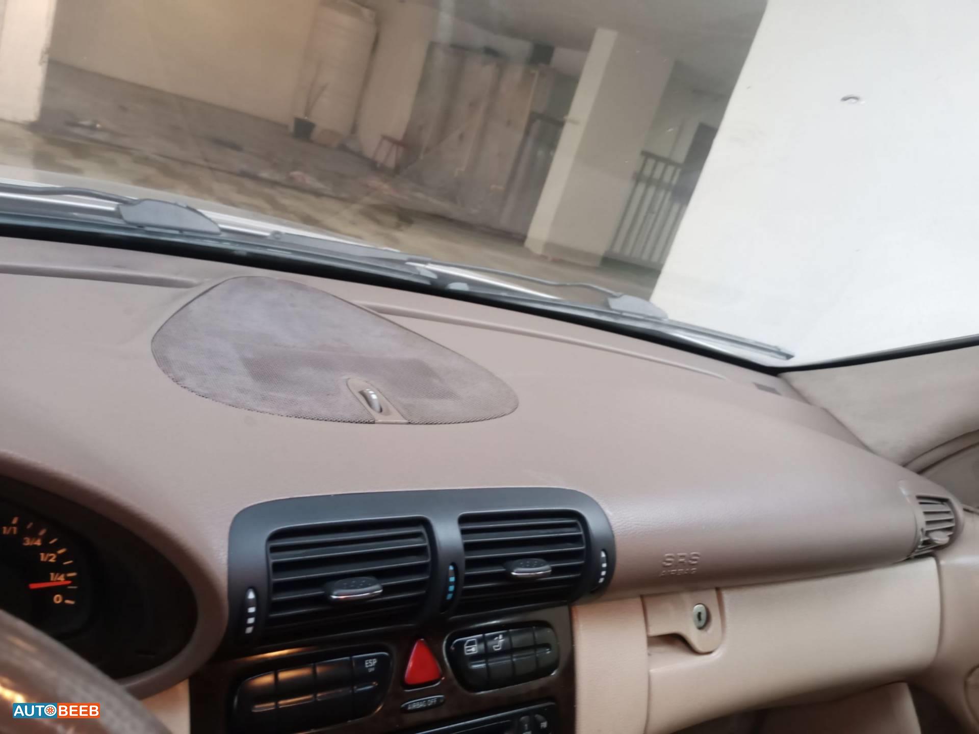 مرسيدس بنز C200 2002
