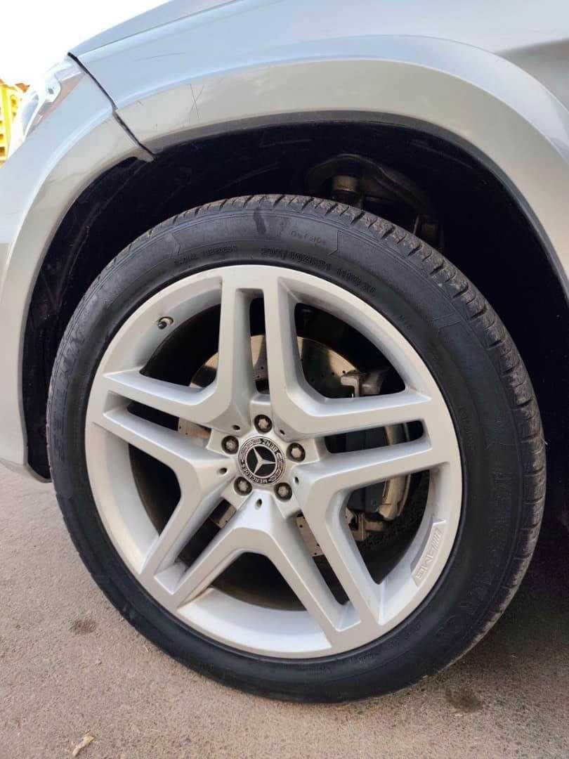 Mercedes Benz GL550 2013