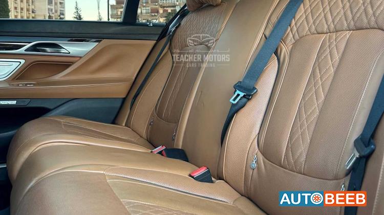 BMW 750 2016