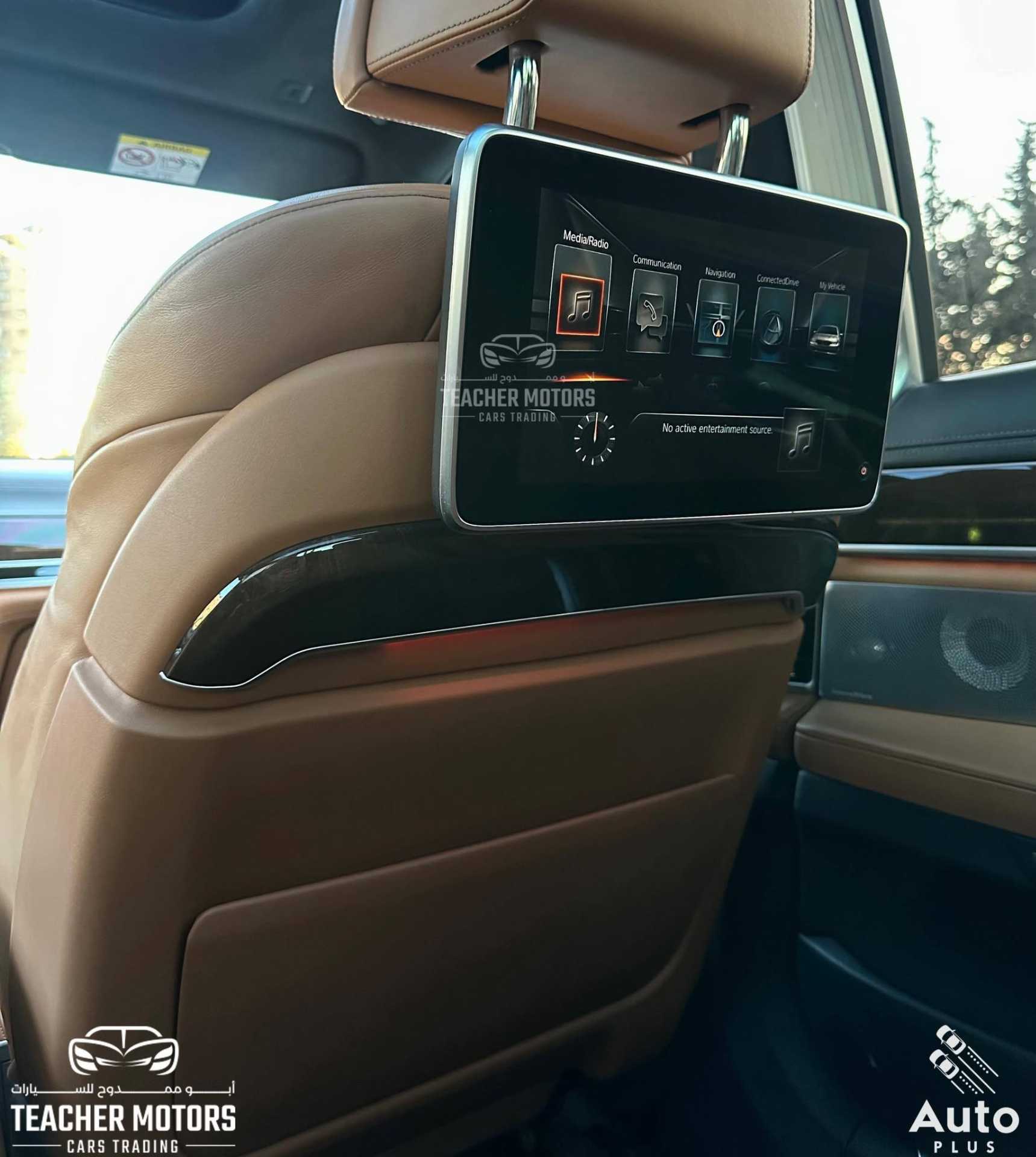 BMW 750 2016