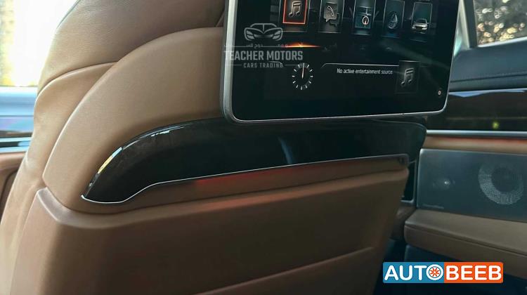BMW 750 2016