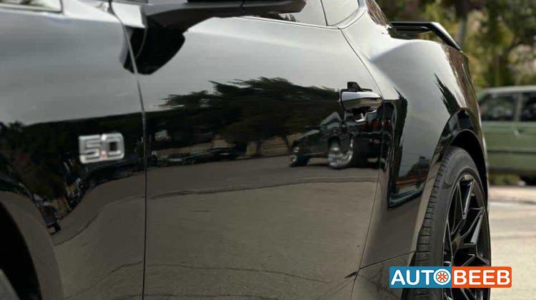 Ford Mustang 2025