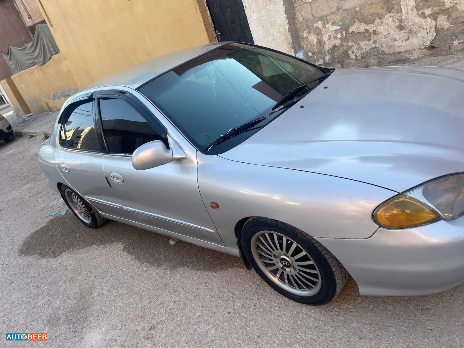 هيونداي افانتي 2000