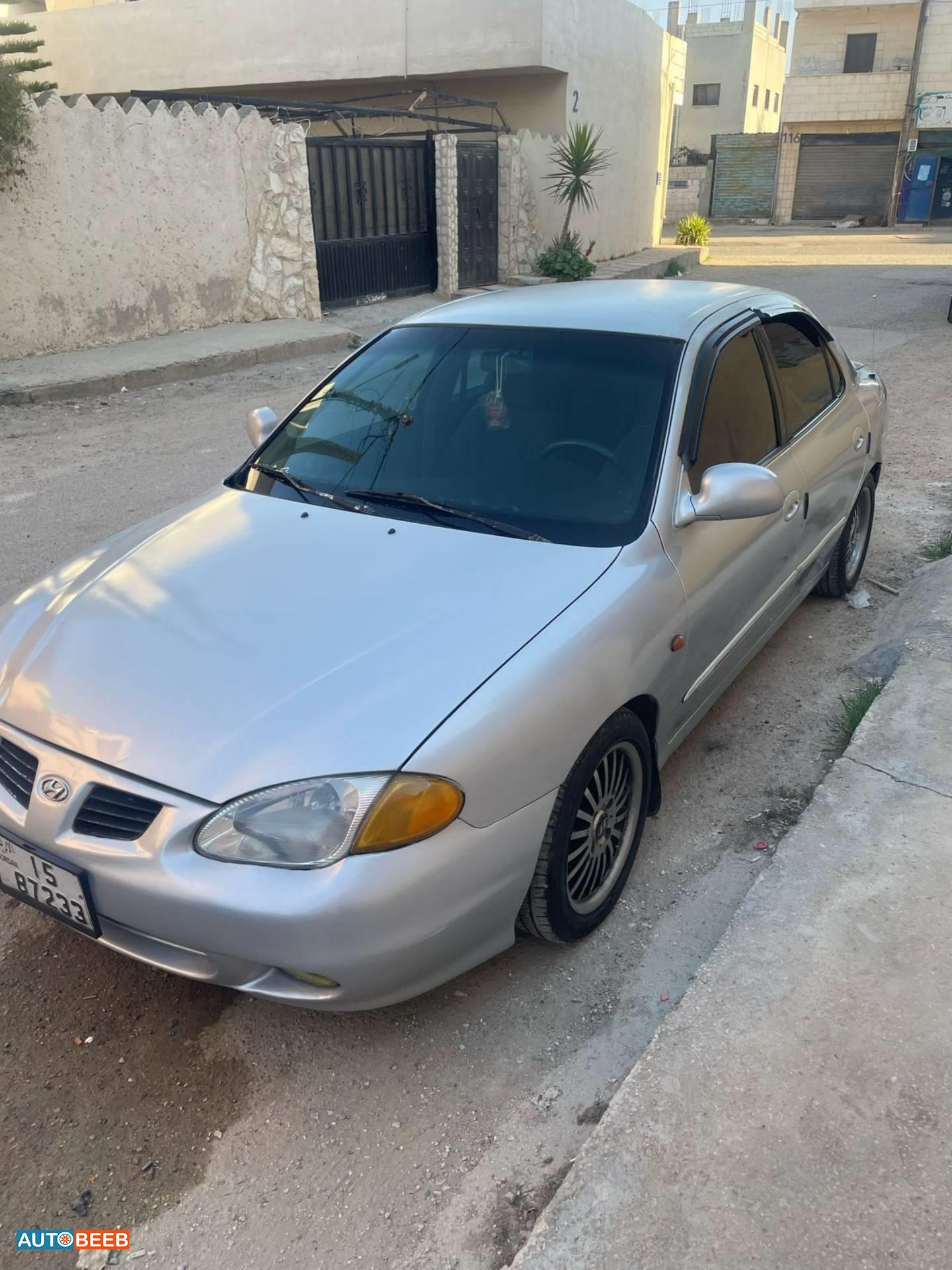 هيونداي افانتي 2000