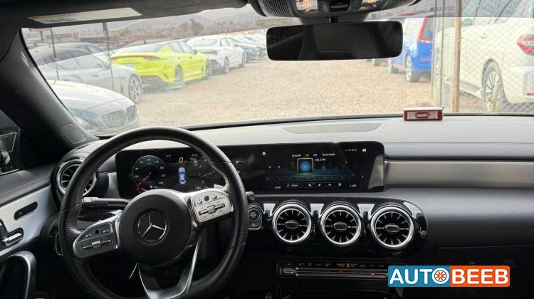 Mercedes Benz CLA250 2023