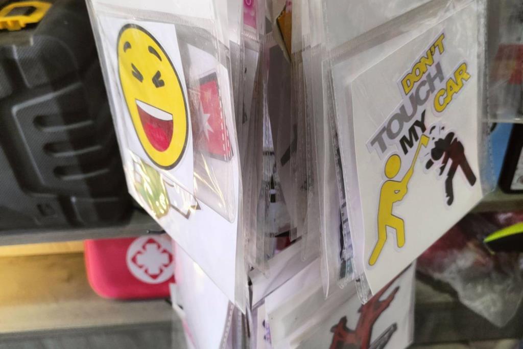  Stickers  