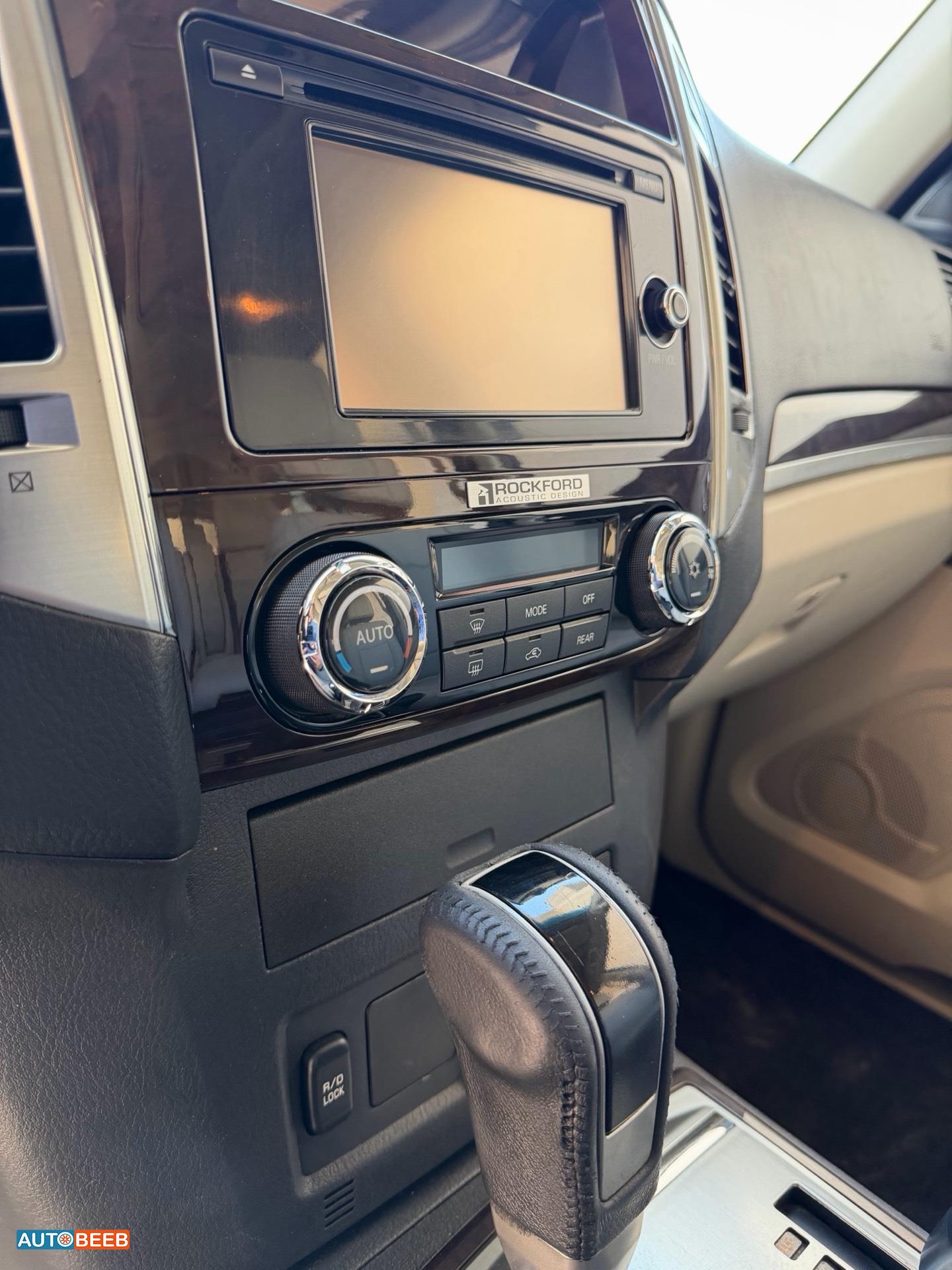 Mitsubishi Pajero 2017