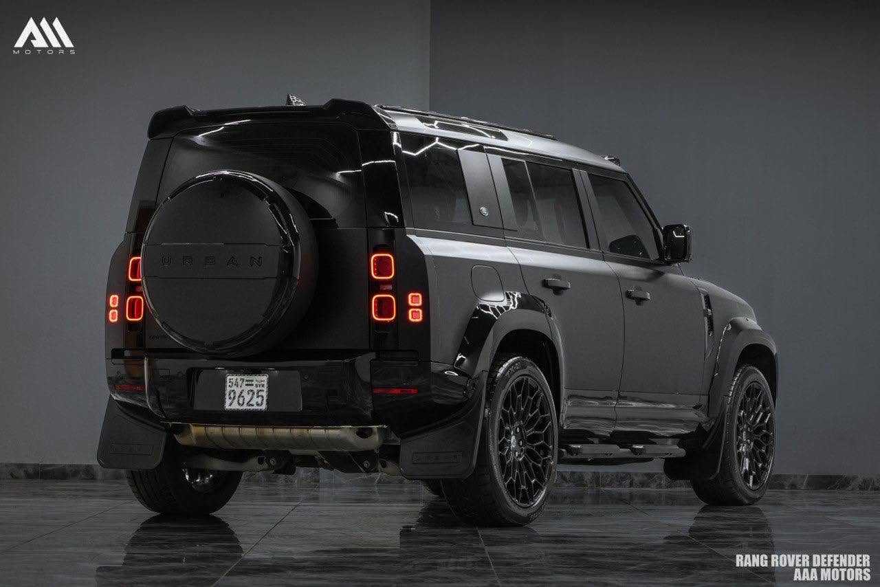 Land Rover Defender 2024