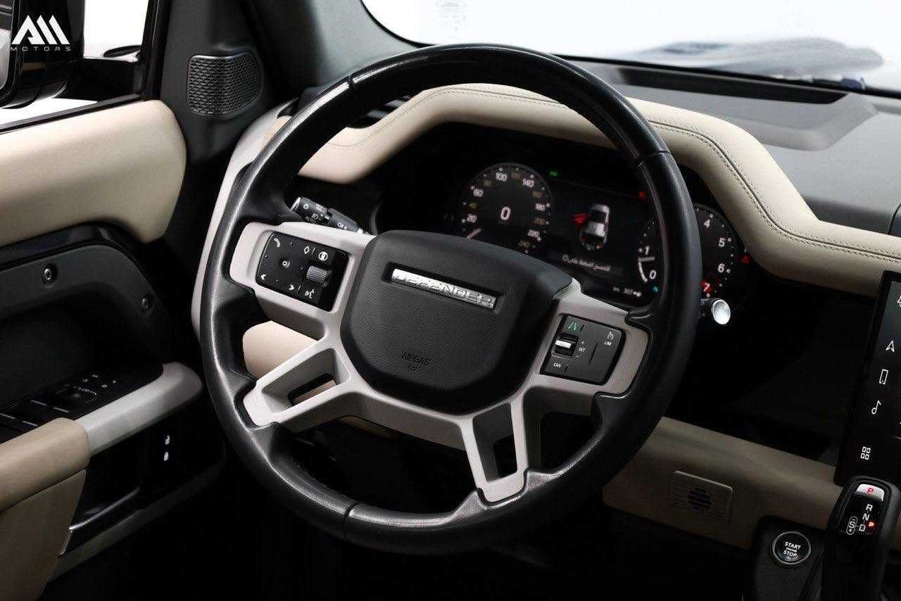 Land Rover Defender 2024