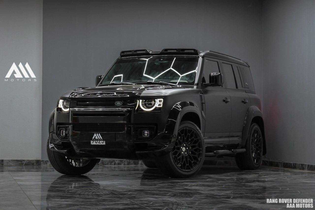 Land Rover Defender 2024