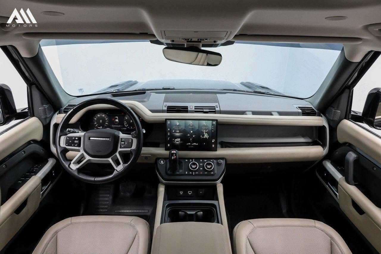 Land Rover Defender 2024