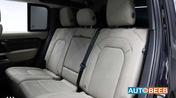 Land Rover Defender 2024