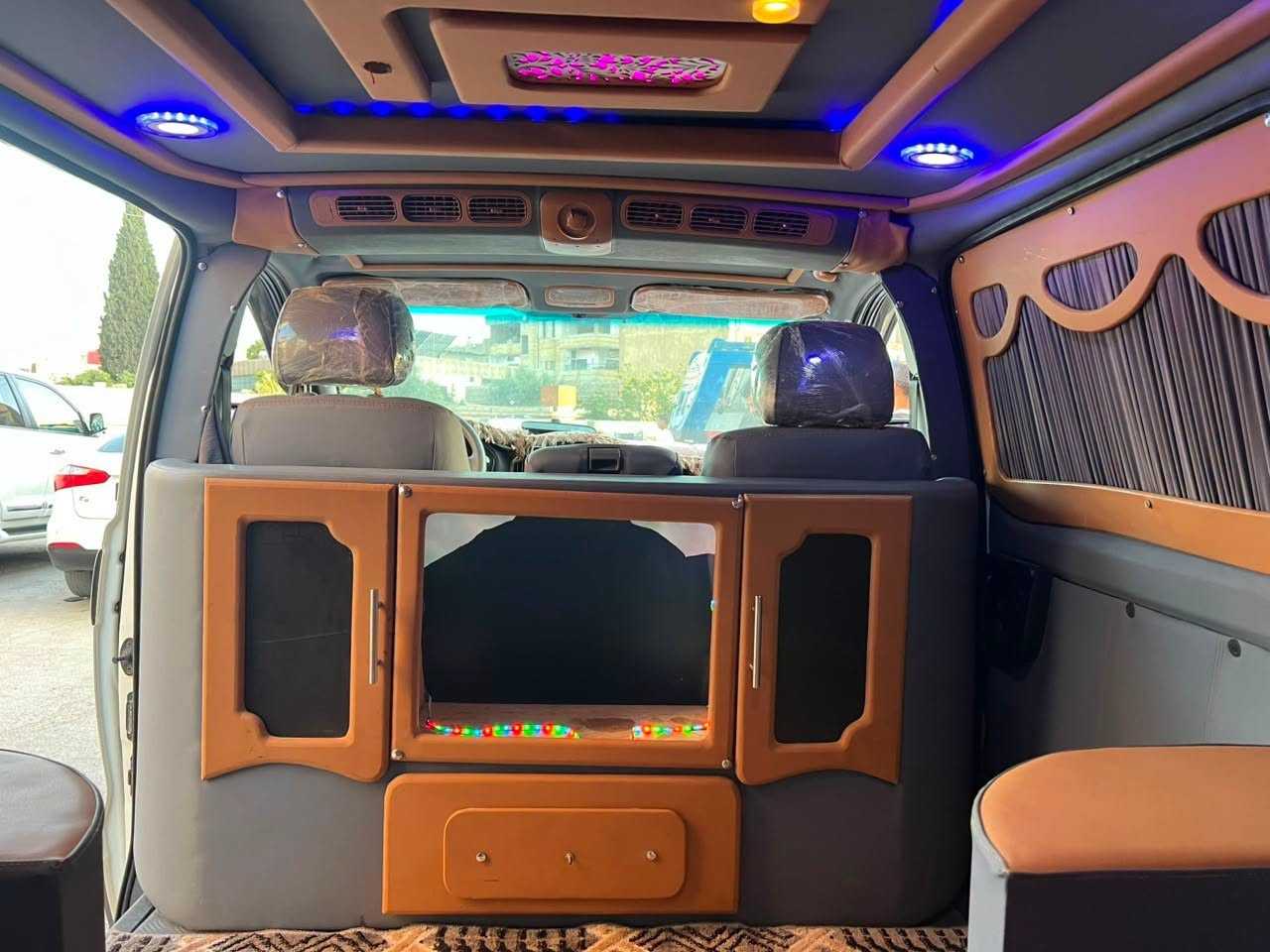 Minibus Hyundai 2012