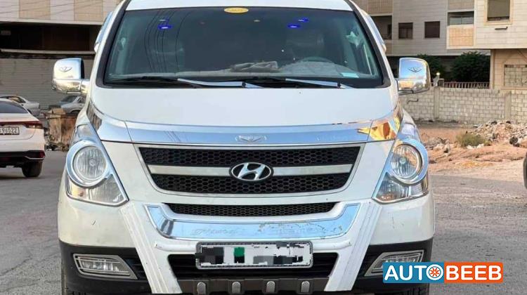 Minibus Hyundai 2012