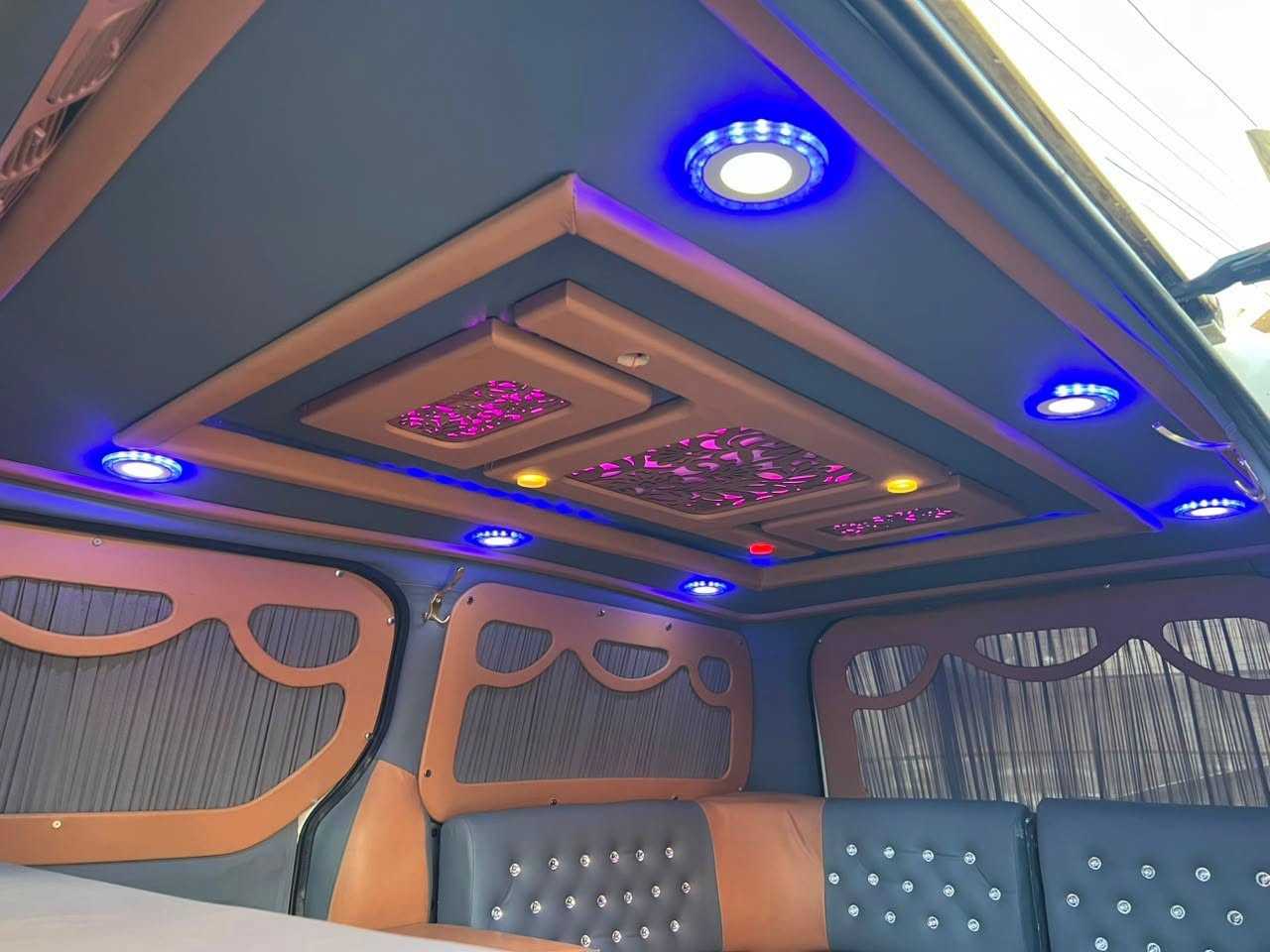 Minibus Hyundai 2012
