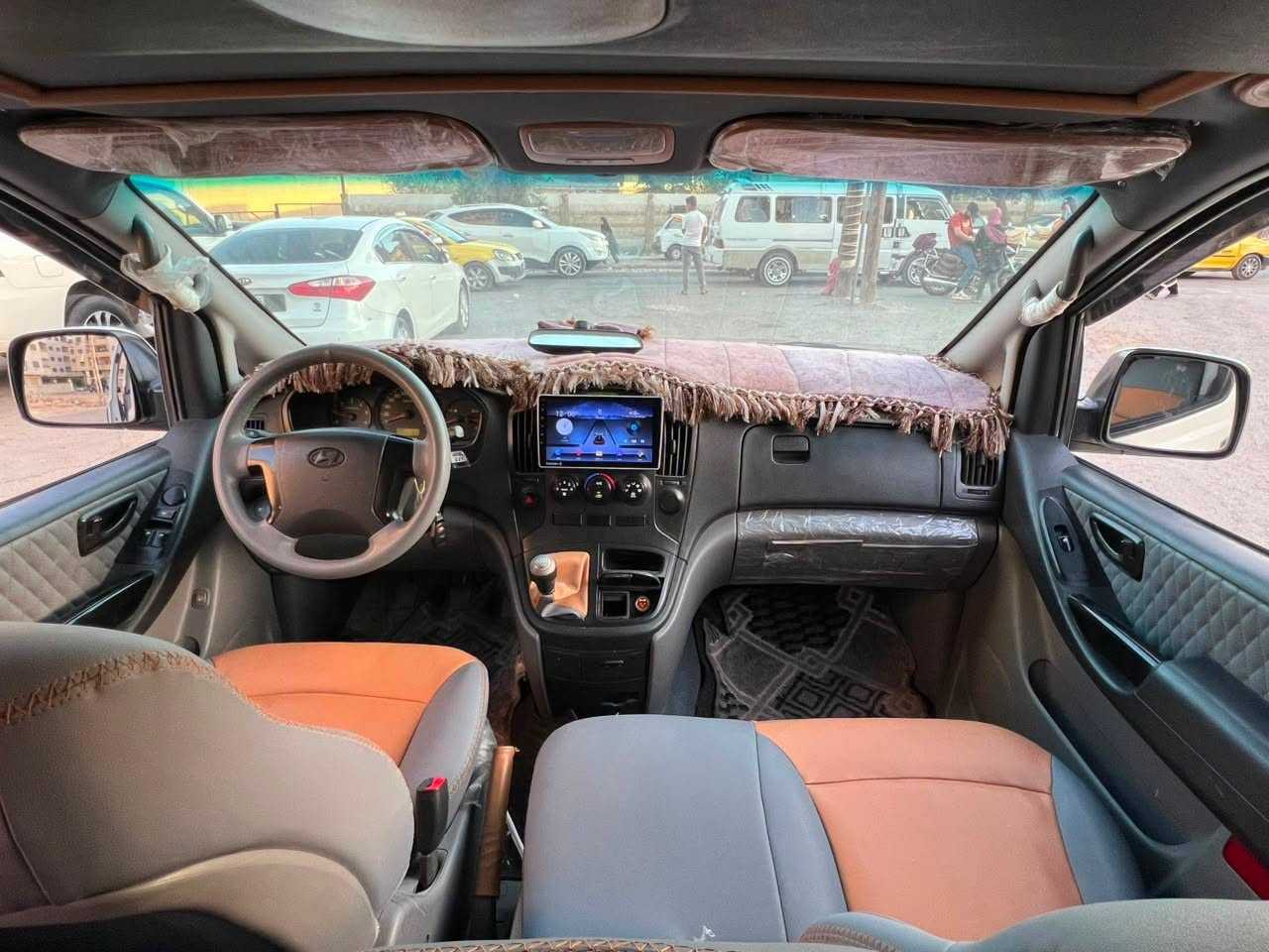 Minibus Hyundai 2012