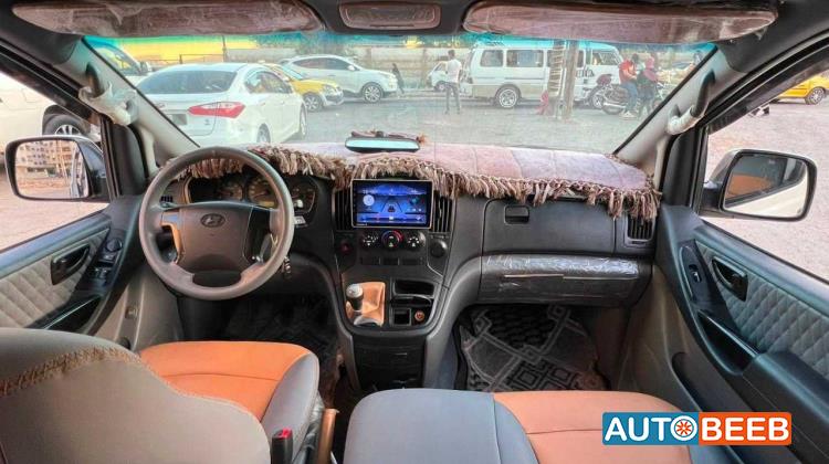 Minibus Hyundai 2012
