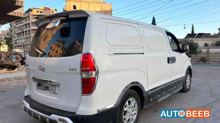Minibus Hyundai 2012