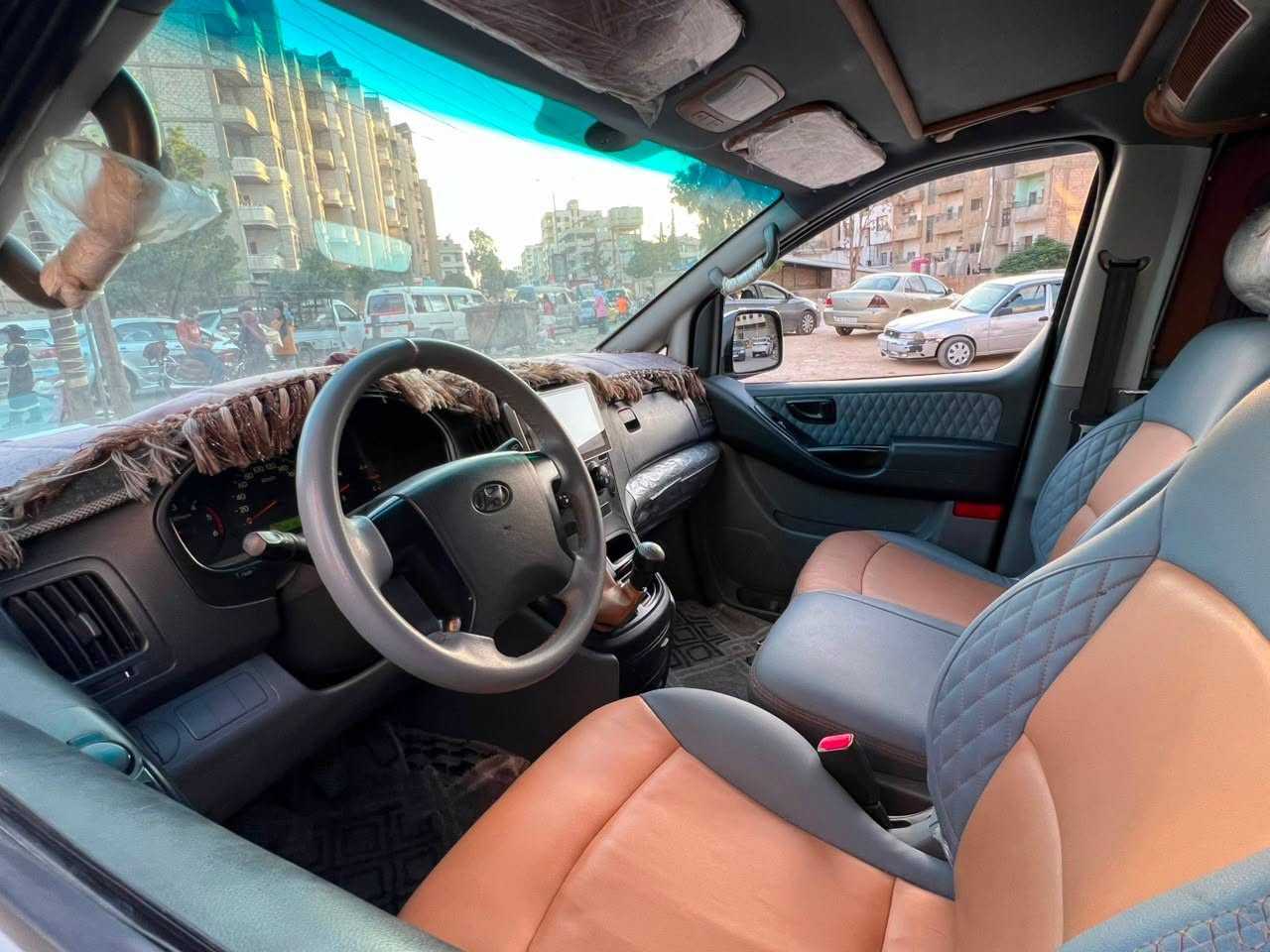 Minibus Hyundai 2012