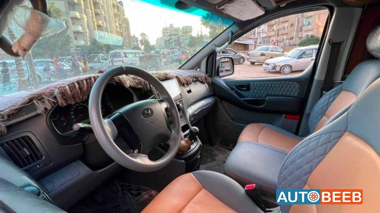 Minibus Hyundai 2012