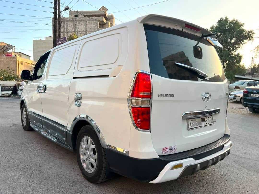 Minibus Hyundai 2012