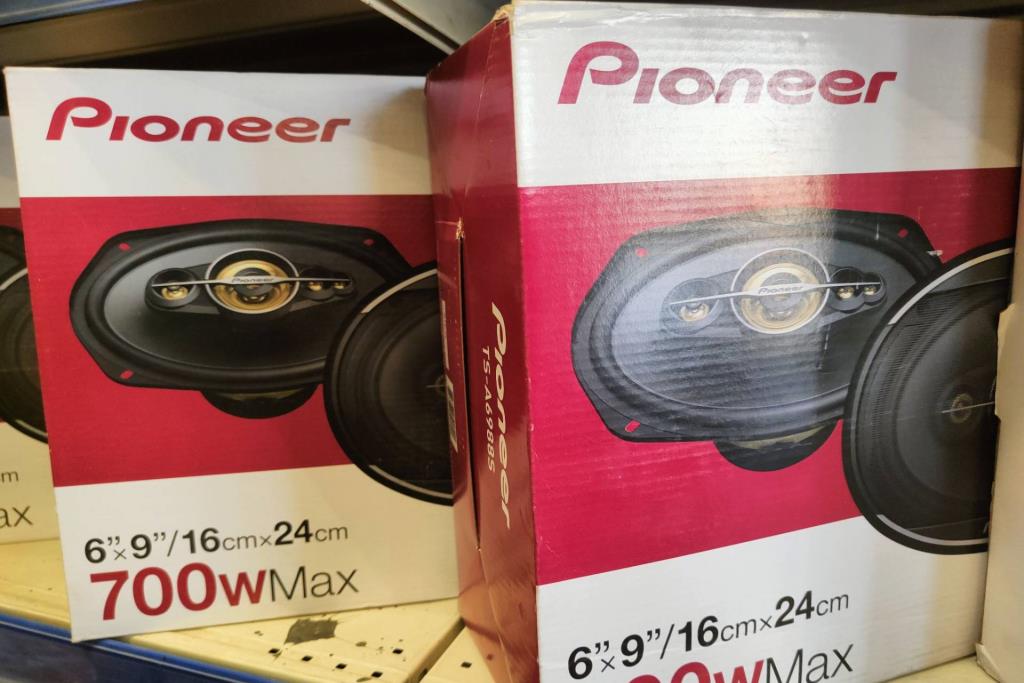 سماعات بايونير 700w
