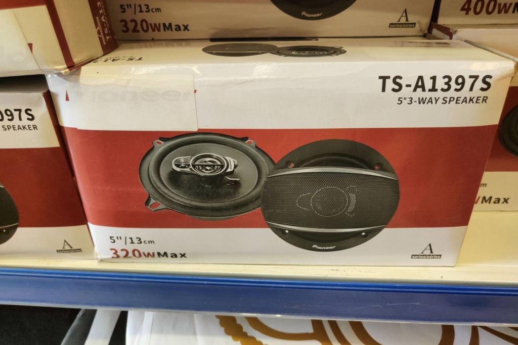 سماعات بايونير 320w