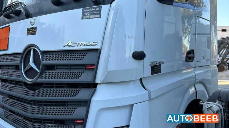 Tractor Unit Mercedes Benz 2017