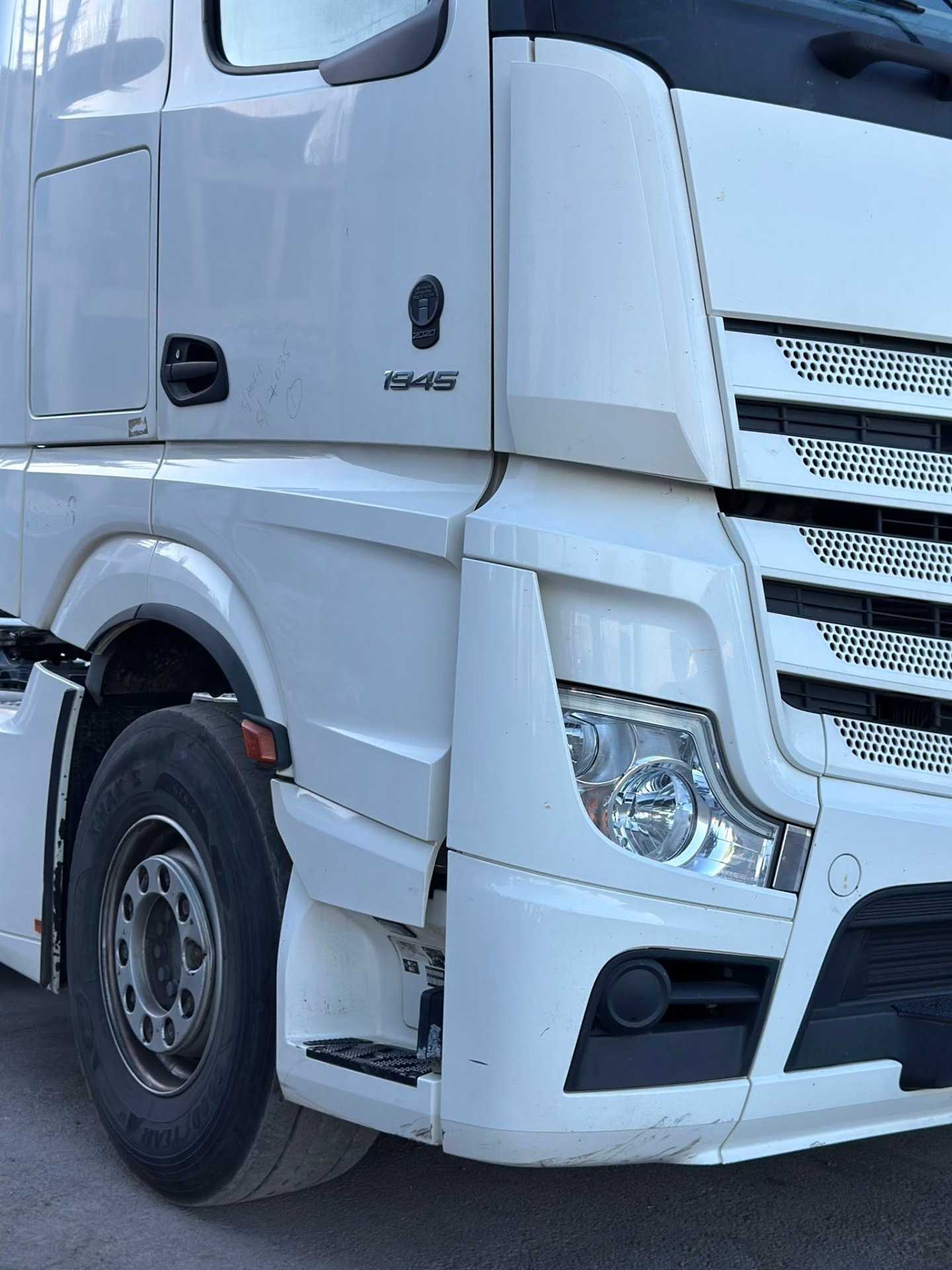 Tractor Unit Mercedes Benz 2020