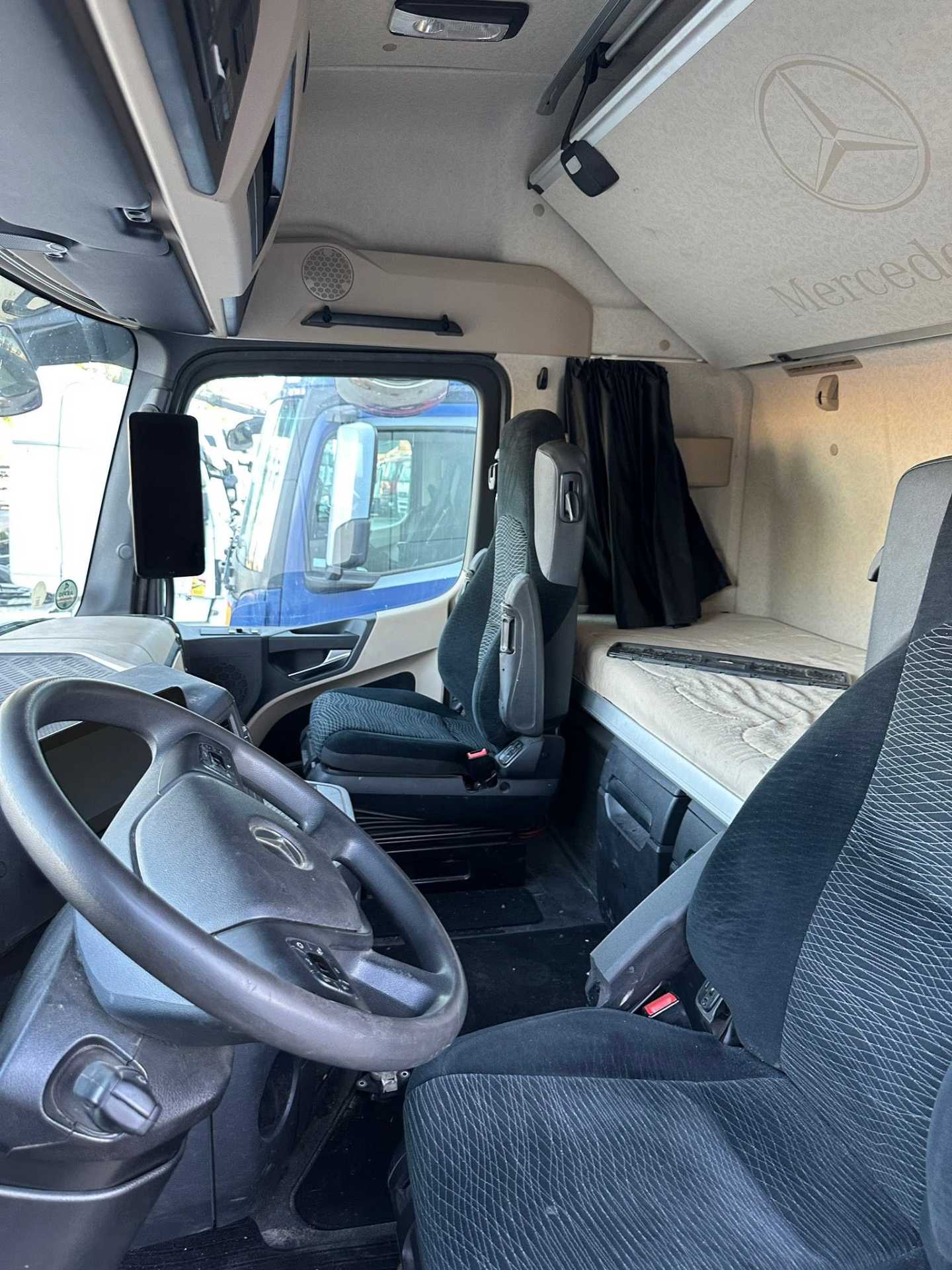 Tractor Unit Mercedes Benz 2020
