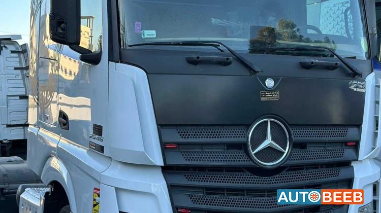 Tractor Unit Mercedes Benz 2017