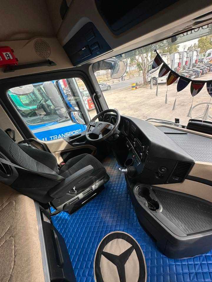 Tractor Unit Mercedes Benz 2017