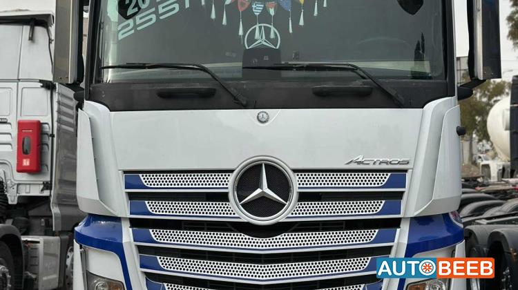 Tractor Unit Mercedes Benz 2017