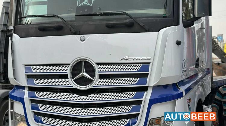 Tractor Unit Mercedes Benz 2017