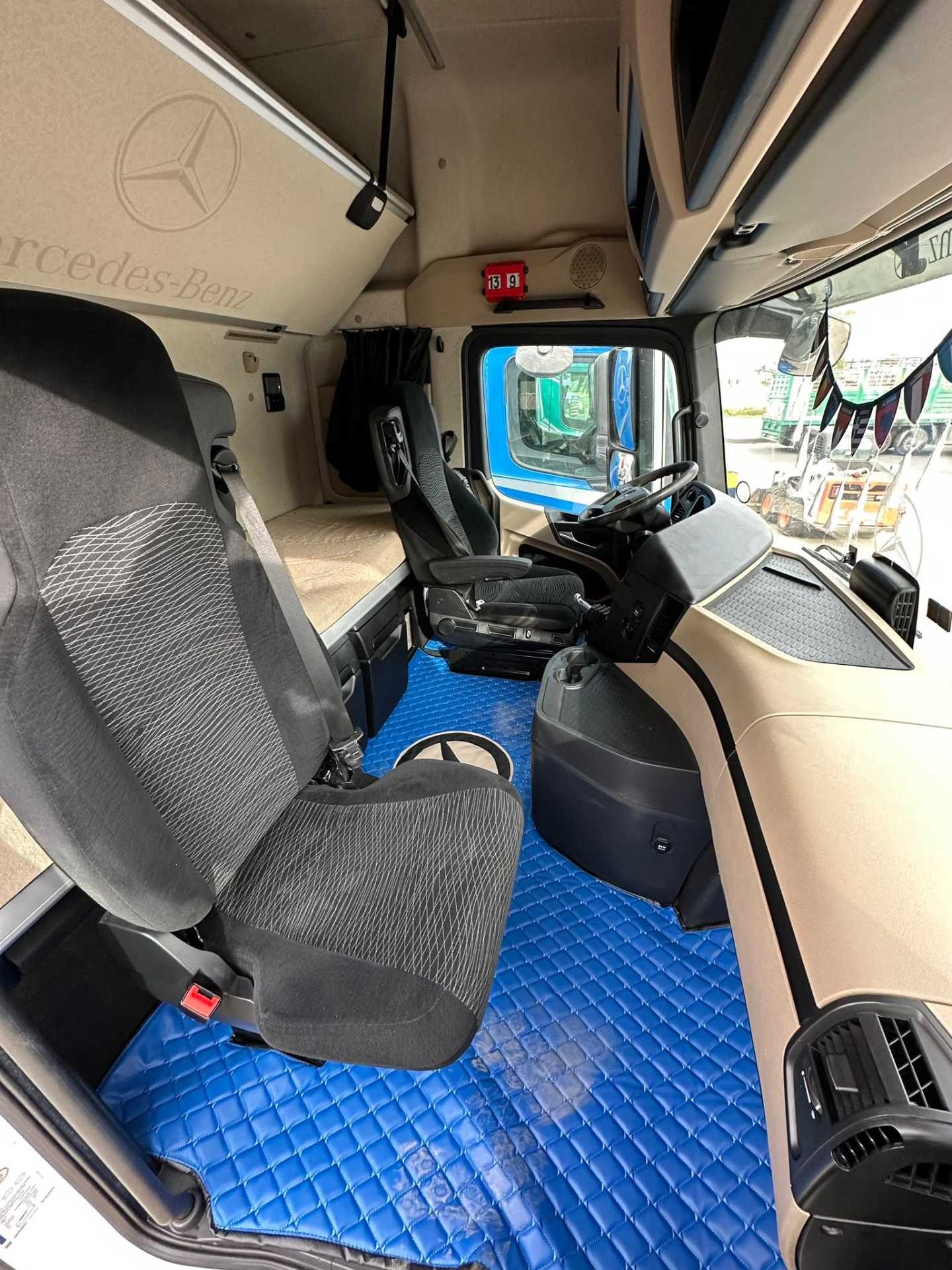Tractor Unit Mercedes Benz 2017