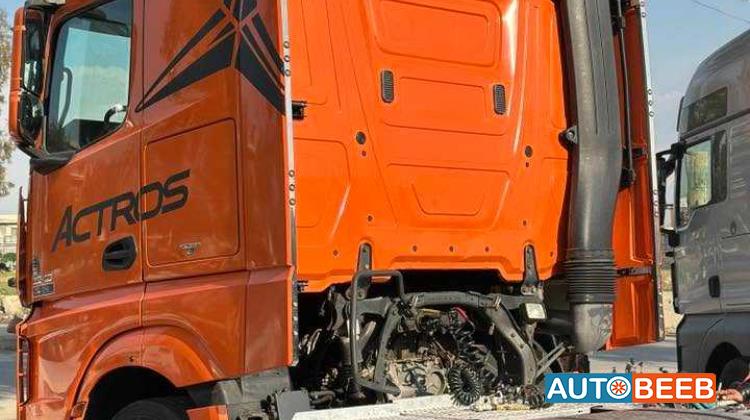 Tractor Unit Mercedes Benz 2016