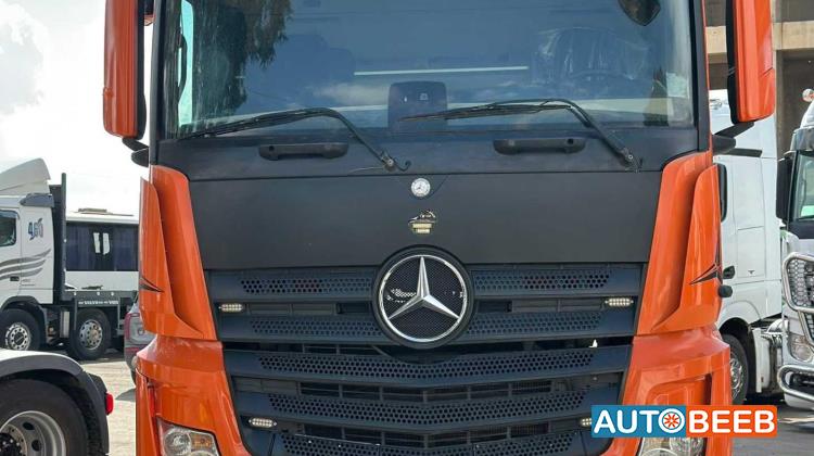 Tractor Unit Mercedes Benz 2016