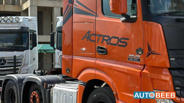 Tractor Unit Mercedes Benz 2016