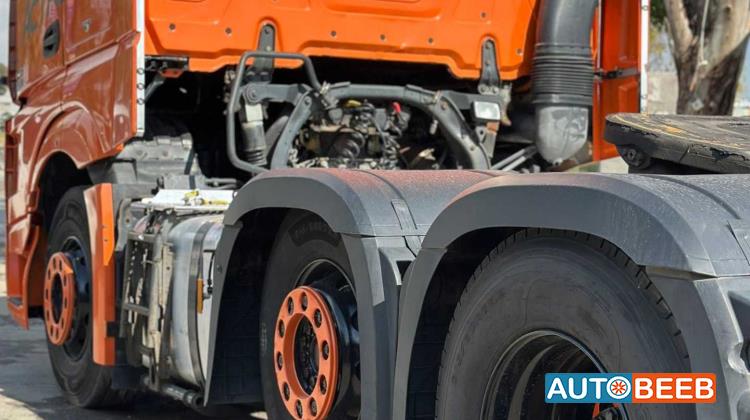 Tractor Unit Mercedes Benz 2016