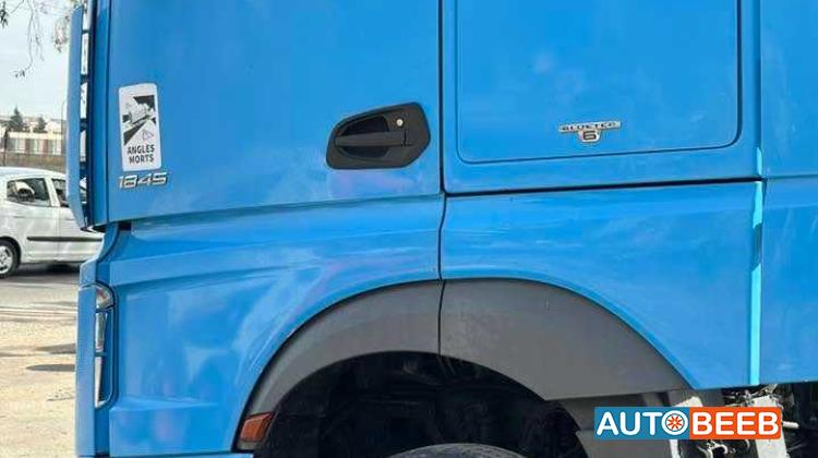 Tractor Unit Mercedes Benz 2017