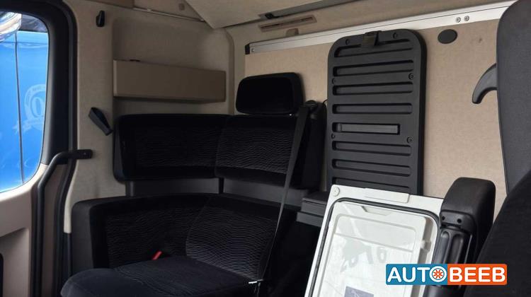 Tractor Unit Mercedes Benz 2016