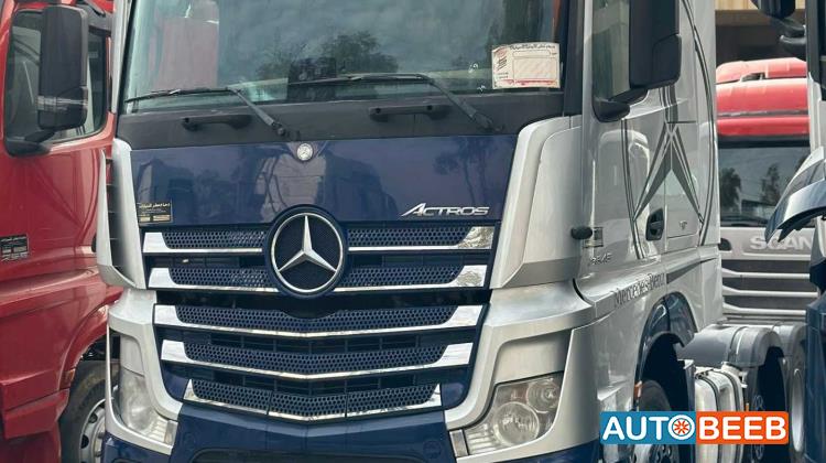 Tractor Unit Mercedes Benz 2015